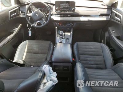 Zdjęcie 8 z 13 samochodu: 2023 MITSUBISHI OUTLANDER SE VIN:JA4J4UA80PZ013058 - miniatura