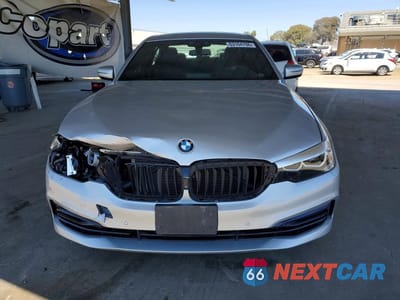Piąte zdjęcie samochodu w środku: 2019 BMW 530E VIN:WBAJA9C51KB254768 - miniatura