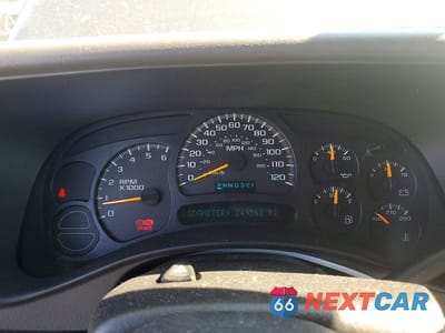 Zdjęcie 9 z 13 samochodu: 2004 CHEVROLET SUBURBAN K1500 VIN:1GNFK16Z54J157885 - miniatura