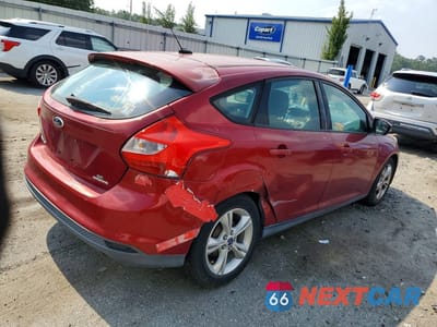 Trzecie zdjęcie samochodu z tyłu: 2014 FORD FOCUS SE VIN:1FADP3K2XEL324436 - miniatura