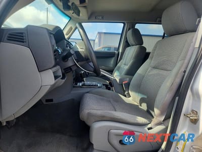 Zdjęcie 7 z 13 samochodu: 2006 JEEP COMMANDER VIN:1J8HH48K86C203470 - miniatura