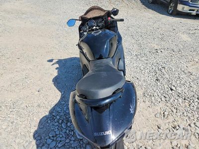 Zdjęcie 6 z 8 samochodu: 2025 SUZUKI GSX1300 VIN:JS1EJ11B1S7100850 - miniatura