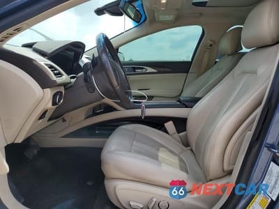 Zdjęcie 7 z 12 samochodu: 2019 LINCOLN MKZ RESERVE II VIN:3LN6L5F95KR614822 - miniatura