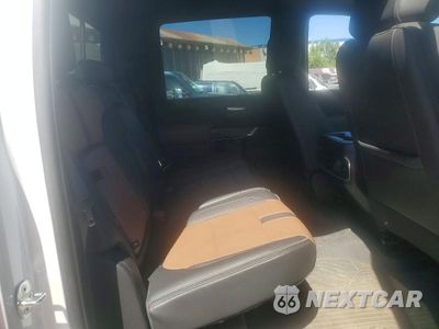 Zdjęcie 10 z 12 samochodu: 2022 CHEVROLET SILVERADO K3500 HIGH COUNTRY VIN:1GC4YVEY3NF284265 - miniatura