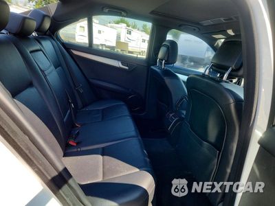 Zdjęcie 10 z 12 samochodu: 2013 MERCEDES-BENZ C 250 VIN:WDDGF4HB2DA797626 - miniatura