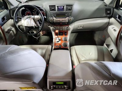 Zdjęcie 8 z 13 samochodu: 2008 TOYOTA HIGHLANDER LIMITED VIN:JTEES42A282105261 - miniatura