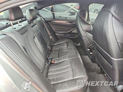 Zdjęcie 10 z 12 samochodu: 2018 BMW M5 VIN:WBSJF0C50JB283220 - miniatura