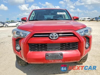 Piąte zdjęcie samochodu w środku: 2024 TOYOTA 4RUNNER SR5 VIN:JTEMU5JR4R6281838 - miniatura