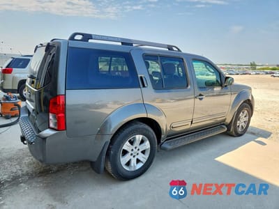 Trzecie zdjęcie samochodu z tyłu: 2005 NISSAN PATHFINDER XE VIN:5N1AR18W35C702341 - miniatura