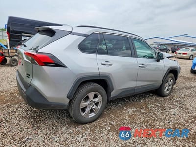 Trzecie zdjęcie samochodu z tyłu: 2023 TOYOTA RAV4 XLE VIN:2T3P1RFV7PW343400 - miniatura