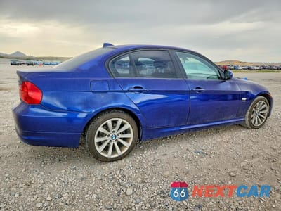 Trzecie zdjęcie samochodu z tyłu: 2011 BMW 328 XI VIN:WBAPK7C5XBA972756 - miniatura