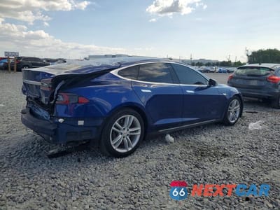 Trzecie zdjęcie samochodu z tyłu: 2015 TESLA MODEL S VIN:5YJSA1E2XFF105337 - miniatura