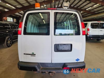 Zdjęcie 6 z 13 samochodu: 2015 CHEVROLET EXPRESS G2500 VIN:1GCWGFCB0F1260519 - miniatura
