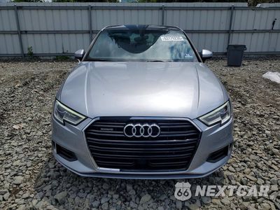 Piąte zdjęcie samochodu w środku: 2018 AUDI A3 PREMIUM VIN:WAUB8GFF4J1077677 - miniatura