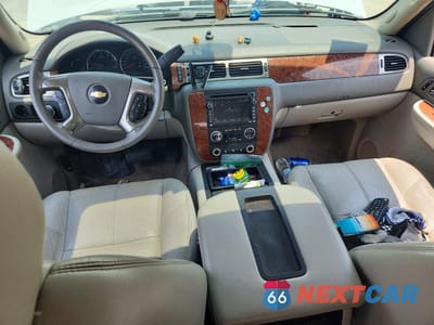 Zdjęcie 8 z 13 samochodu: 2007 CHEVROLET SUBURBAN K1500 VIN:3GNFK16377G101447 - miniatura