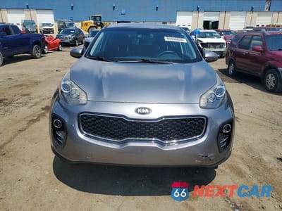 Piąte zdjęcie samochodu w środku: 2017 KIA SPORTAGE LX VIN:KNDPMCAC4H7064316 - miniatura