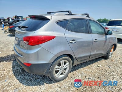 Trzecie zdjęcie samochodu z tyłu: 2010 HYUNDAI TUCSON GLS VIN:KM8JU3AC5AU091968 - miniatura