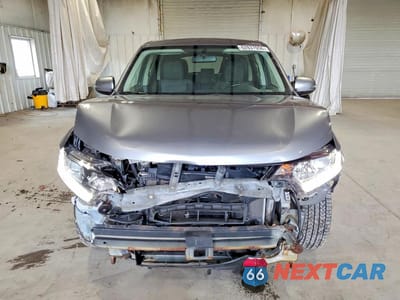 Piąte zdjęcie samochodu w środku: 2017 MITSUBISHI OUTLANDER SE VIN:JA4AZ3A31HZ066420 - miniatura