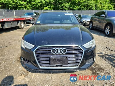 Piąte zdjęcie samochodu w środku: 2018 AUDI A3 PREMIUM VIN:WAUAUGFF9J1028739 - miniatura