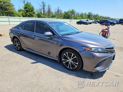 Czwarte zdjęcie samochodu z boku: 2020 TOYOTA CAMRY SE VIN:4T1G11BK2LU004365 - miniatura