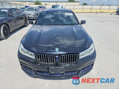 Piąte zdjęcie samochodu w środku: 2018 BMW 750 I VIN:WBA7F0C56JGM23563 - miniatura