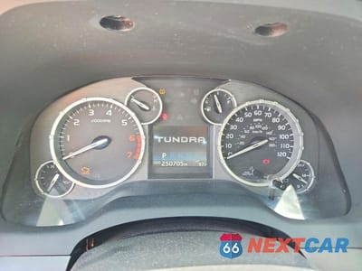 Zdjęcie 9 z 12 samochodu: 2016 TOYOTA TUNDRA CREWMAX SR5 VIN:5TFEY5F11GX199234 - miniatura