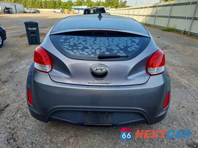 Zdjęcie 6 z 12 samochodu: 2016 HYUNDAI VELOSTER BASE VIN:KMHTC6AD2GU263940 - miniatura
