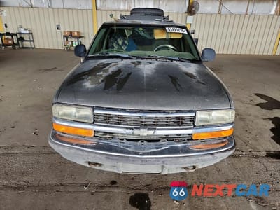 Piąte zdjęcie samochodu w środku: 1998 CHEVROLET BLAZER VIN:1GNDT13W8W2208632 - miniatura