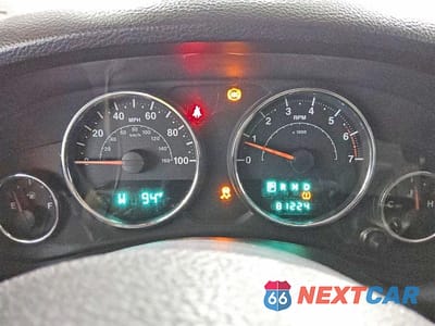 Zdjęcie 9 z 12 samochodu: 2011 JEEP WRANGLER SPORT VIN:1J4AA2D1XBL544369 - miniatura