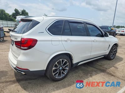 Trzecie zdjęcie samochodu z tyłu: 2017 BMW X5 XDR40E VIN:5UXKT0C37H0V95400 - miniatura