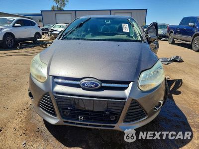 Piąte zdjęcie samochodu w środku: 2014 FORD FOCUS SE VIN:1FADP3K28EL458121 - miniatura