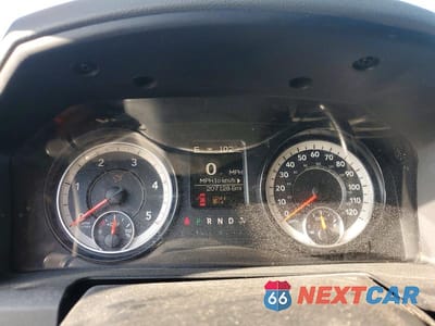 Zdjęcie 9 z 12 samochodu: 2016 RAM 2500 SLT VIN:3C6UR5JL8GG336005 - miniatura
