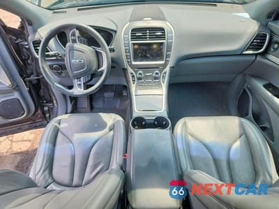 Zdjęcie 8 z 13 samochodu: 2020 LINCOLN NAUTILUS RESERVE VIN:2LMPJ8KP7LBL11626 - miniatura