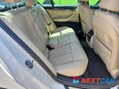 Zdjęcie 10 z 12 samochodu: 2019 BMW 530 XI VIN:WBAJA7C59KWW17850 - miniatura