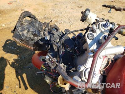 Zdjęcie 7 z 9 samochodu: 1999 SUZUKI TL1000 R VIN:JS1VT52A5X2100295 - miniatura