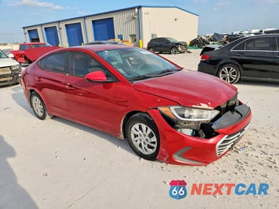 Czwarte zdjęcie samochodu z boku: 2017 HYUNDAI ELANTRA SE VIN:KMHD74LF8HU189405 - miniatura