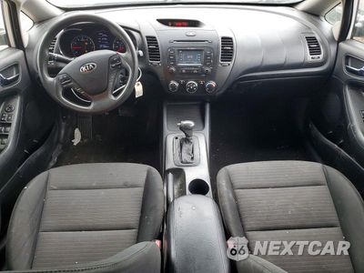 Zdjęcie 8 z 12 samochodu: 2016 KIA FORTE LX VIN:KNAFX4A61G5556005 - miniatura