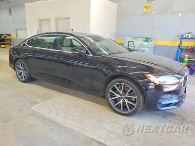 Czwarte zdjęcie samochodu z boku: 2018 VOLVO S90 T6 MOMENTUM VIN:LVY992MK2JP024452 - miniatura