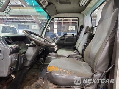 Zdjęcie 7 z 12 samochodu: 2005 ISUZU NQR VIN:JALE5B16X57903162 - miniatura