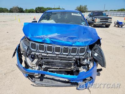 Piąte zdjęcie samochodu w środku: 2024 JEEP COMPASS LATITUDE VIN:3C4NJDBN6RT118833 - miniatura
