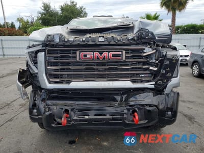 Piąte zdjęcie samochodu w środku: 2025 GMC SIERRA K2500 AT4X VIN:1GT4UZEY8SF136143 - miniatura