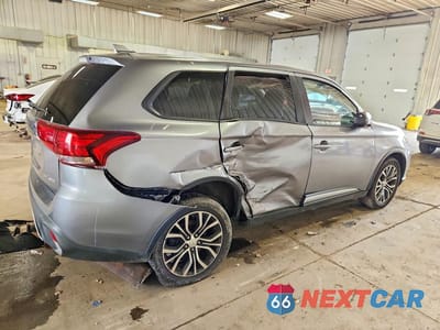 Trzecie zdjęcie samochodu z tyłu: 2017 MITSUBISHI OUTLANDER ES VIN:JA4AZ2A3XHZ030624 - miniatura