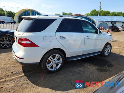 Trzecie zdjęcie samochodu z tyłu: 2013 MERCEDES-BENZ ML 350 4MATIC VIN:4JGDA5HB2DA213643 - miniatura