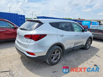 Trzecie zdjęcie samochodu z tyłu: 2018 HYUNDAI SANTA FE SPORT 2.4L VIN:5XYZTDLB3JG530011 - miniatura