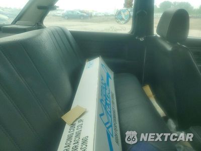 Zdjęcie 10 z 12 samochodu: 1986 BMW 325 E AUTOMATIC VIN:WBAAB6409G1680719 - miniatura