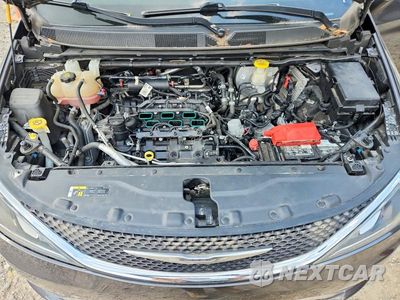 Zdjęcie 12 z 13 samochodu: 2018 CHRYSLER PACIFICA TOURING L VIN:2C4RC1BG2JR152030 - miniatura