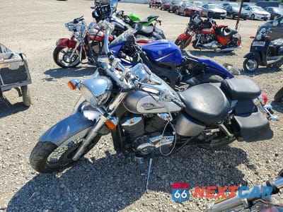Trzecie zdjęcie samochodu z tyłu: 2001 HONDA VT750 CD2 VIN:JH2RC44661M451892 - miniatura
