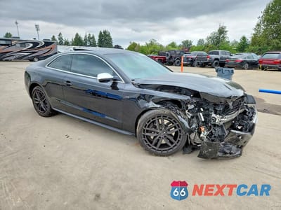 Czwarte zdjęcie samochodu z boku: 2010 AUDI S5 PRESTIGE VIN:WAUVVAFR8AA005586 - miniatura