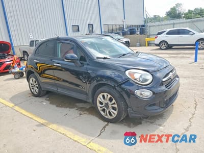 Czwarte zdjęcie samochodu z boku: 2016 FIAT 500X EASY VIN:ZFBCFXBT8GP400923 - miniatura