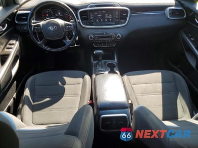 Zdjęcie 8 z 13 samochodu: 2019 KIA SORENTO LX VIN:5XYPGDA3XKG439276 - miniatura